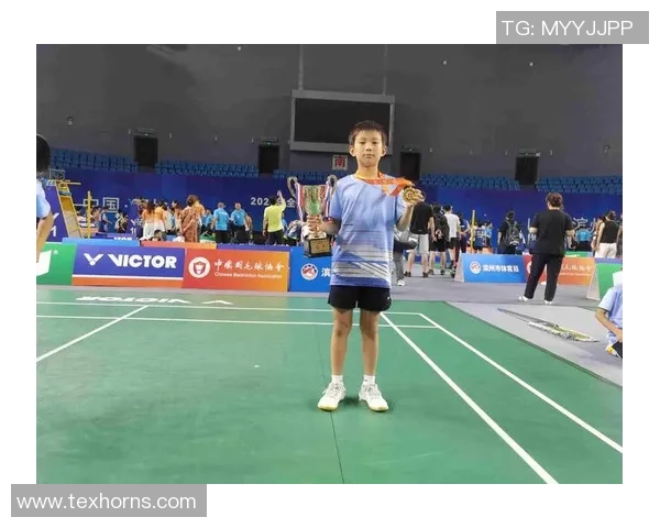 广州羽毛球队在邀请赛中以72分稳居积分榜首位展现强劲实力