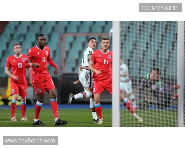 足球明星如何巧妙拉人创造进攻机会提升球队整体战术效果 足球明星如何巧妙拉人创造进攻机会提升球队整体战术效果